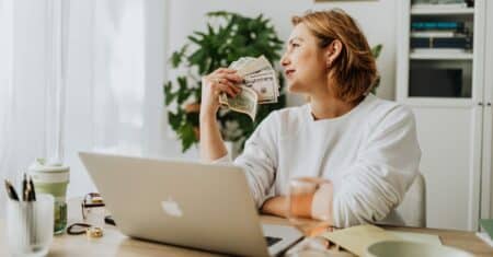 3 Ideias de Renda Extra usando apenas 1 ferramenta de IA (Gamma)